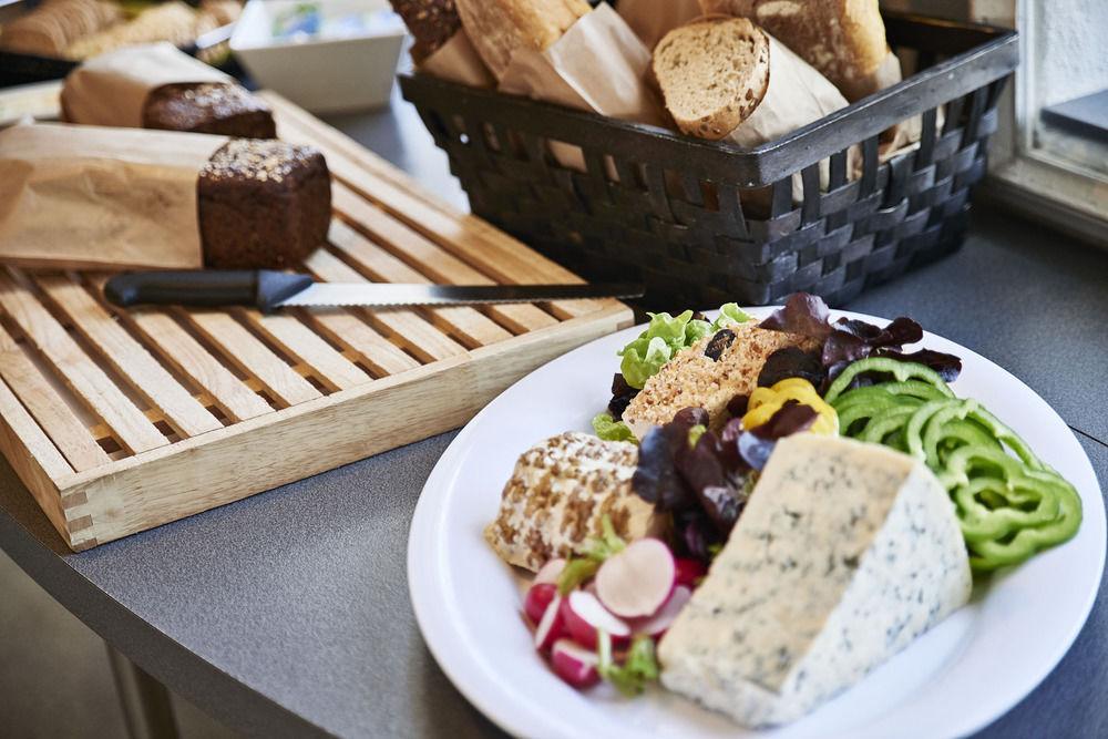 斯温堡大宿舍酒店 斯文堡 外观 照片 A cheese platter